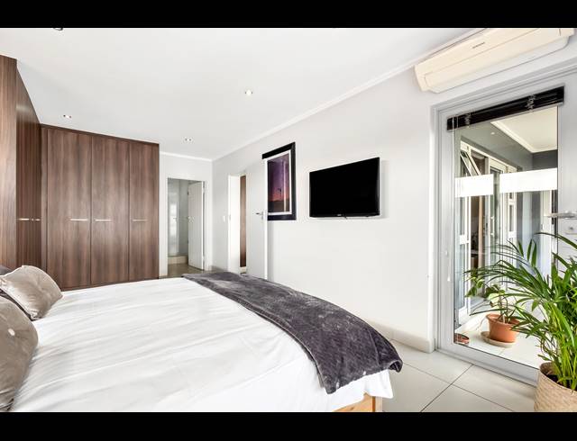 2 BEDROOM APARTMENT FOR SALE IN SANDOWN